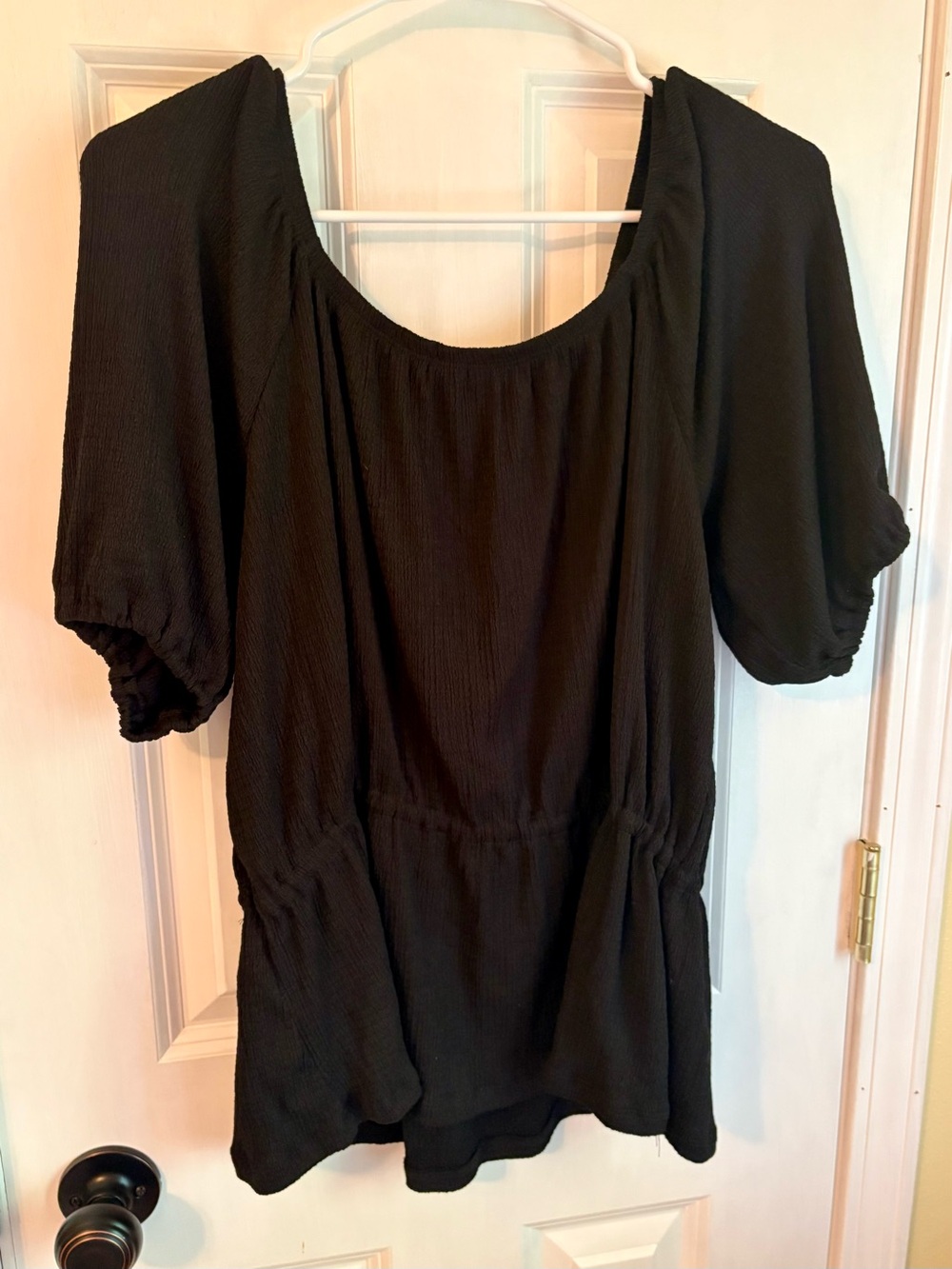 Women’s Black Scoop-Neck Peasant Tunic
